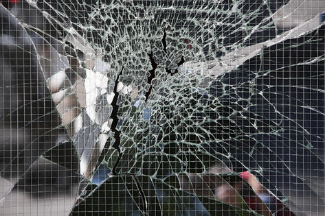 Broken_GLASS